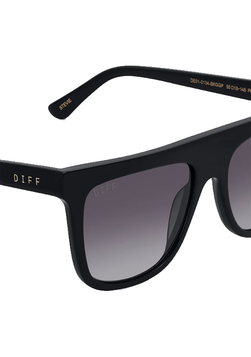 Stevie Sunglasses in Black/Gray Gradient